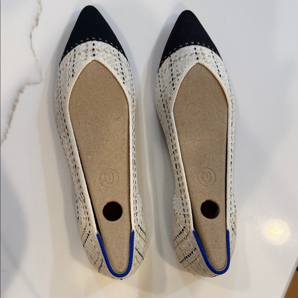 Rothy's Shoes - Rare retired Tuxedo Rothy's Cream tweed with black toe the Pointe II Flats 7.5